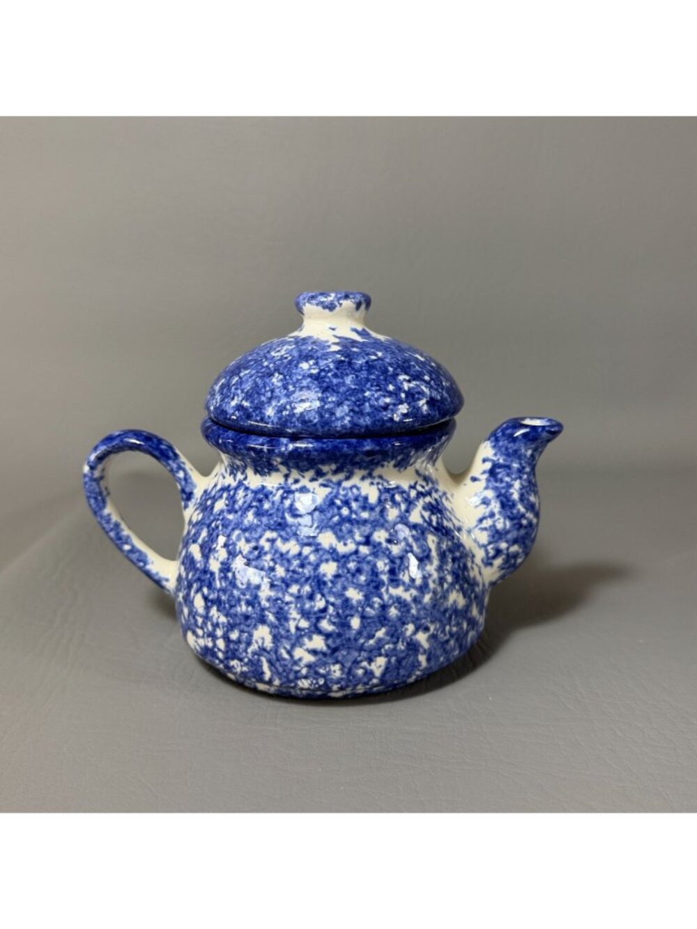 Vintage Signed Studio Pottery Tea for One Set Blue Spongeware Cow Sheep 3pc - Picture 9 of 12